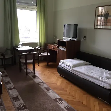 ゲストハウス ペンション クラシック 2*